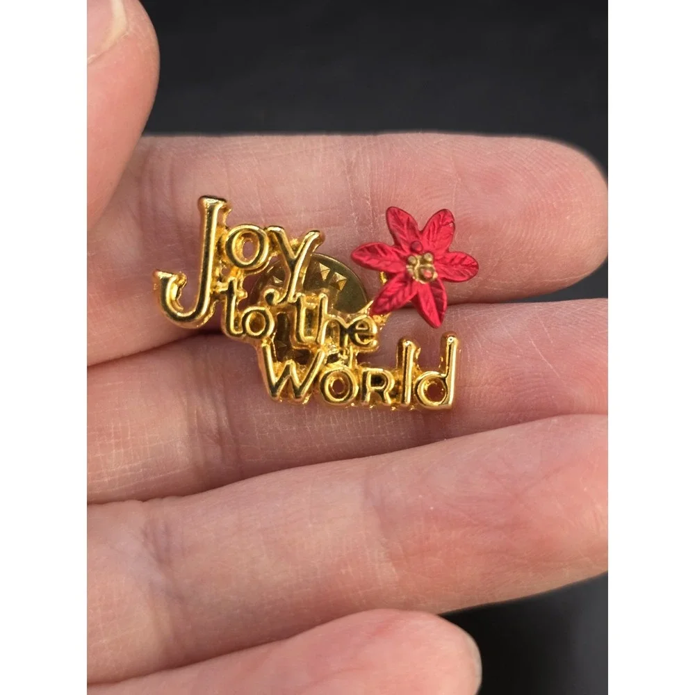 Vintage Joy To The World Red Poinsettia Flower Christmas Gold Tone Lapel Pin